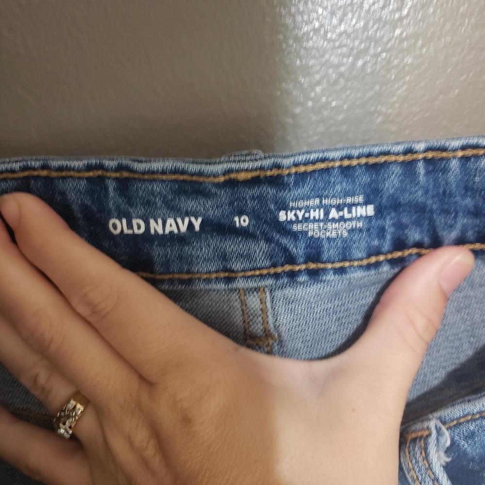 Old Navy Hi Rise Sky-Hi A-Line Mary Jo Jean Shorts Size 10 2022 Button Fly - Picture 7 of 10